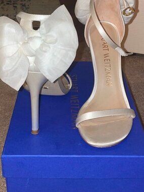 EUC Stuart Weitzman Nudistsong Mesh Bow